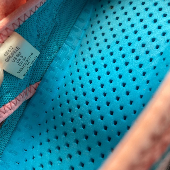 Youth water and terrain shoes - Picture 2 of 3